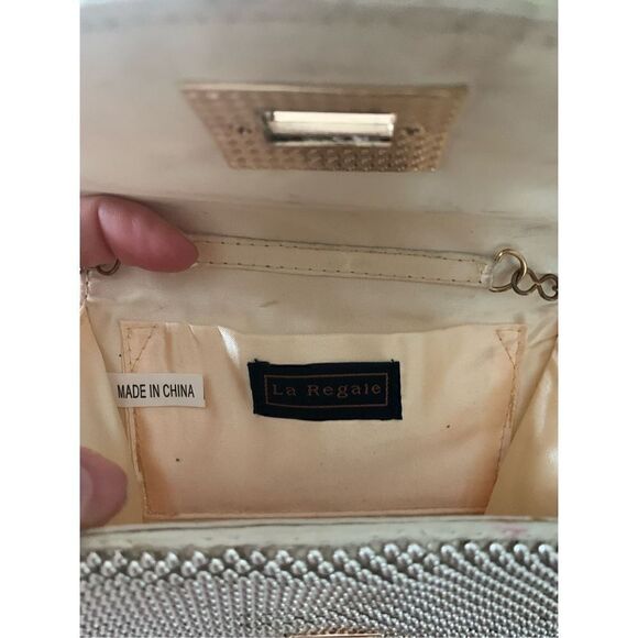 La ragale Golden color clutch - Picture 4 of 4